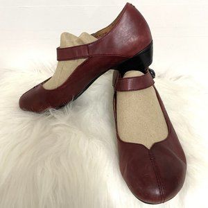 Taos Mary Janes Burgundy Leather Shoes Size 9